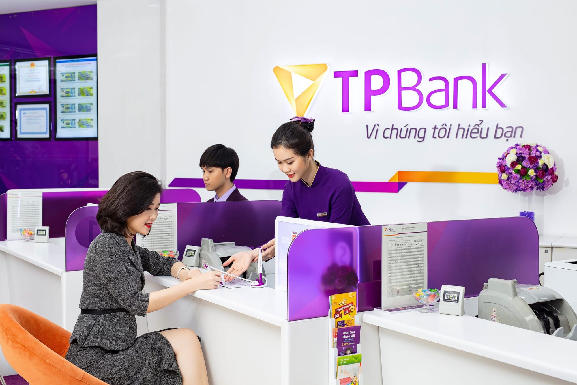 TP Bank cung cấp các sản phẩm nổi bật cho cả khách hàng cá nhân và doanh nghiệp