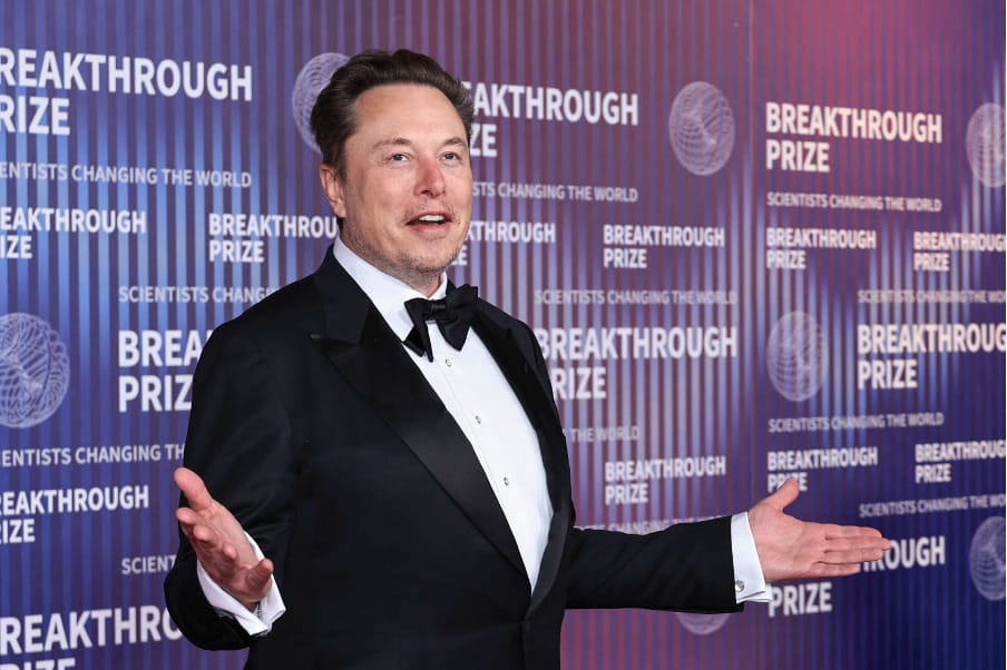  Elon Musk – Nhà sáng lập và là CEO của SpaceX, co-founder công ty Telsa, chủ tịch của Solar City