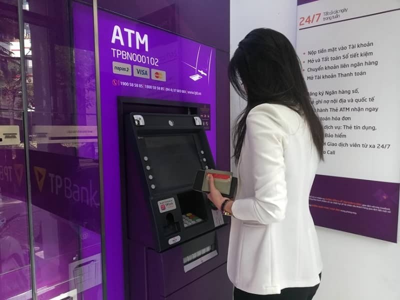 Xem số dư tài khoản TPBank tại cây ATM