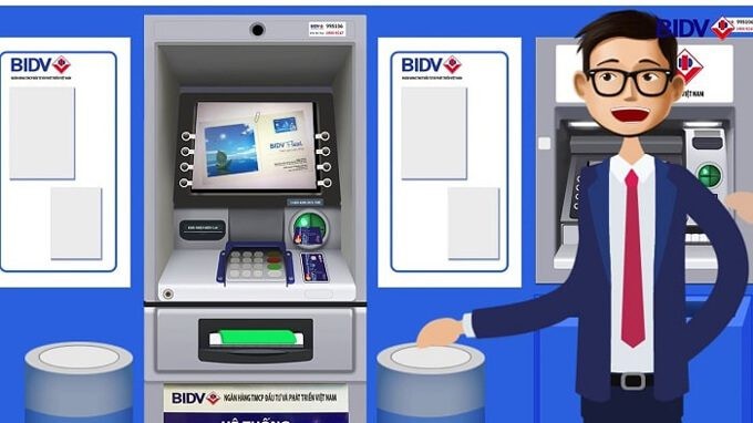 Alt: Rút tiền tại cây ATM